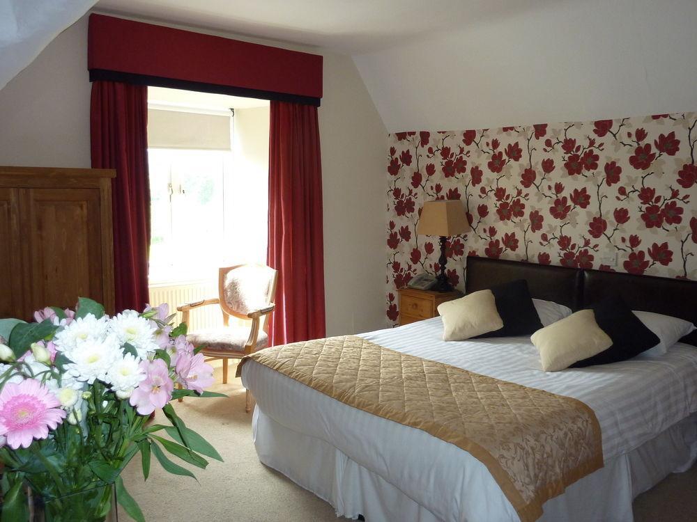 The Coniston Inn - The Inn Collection Group Room photo